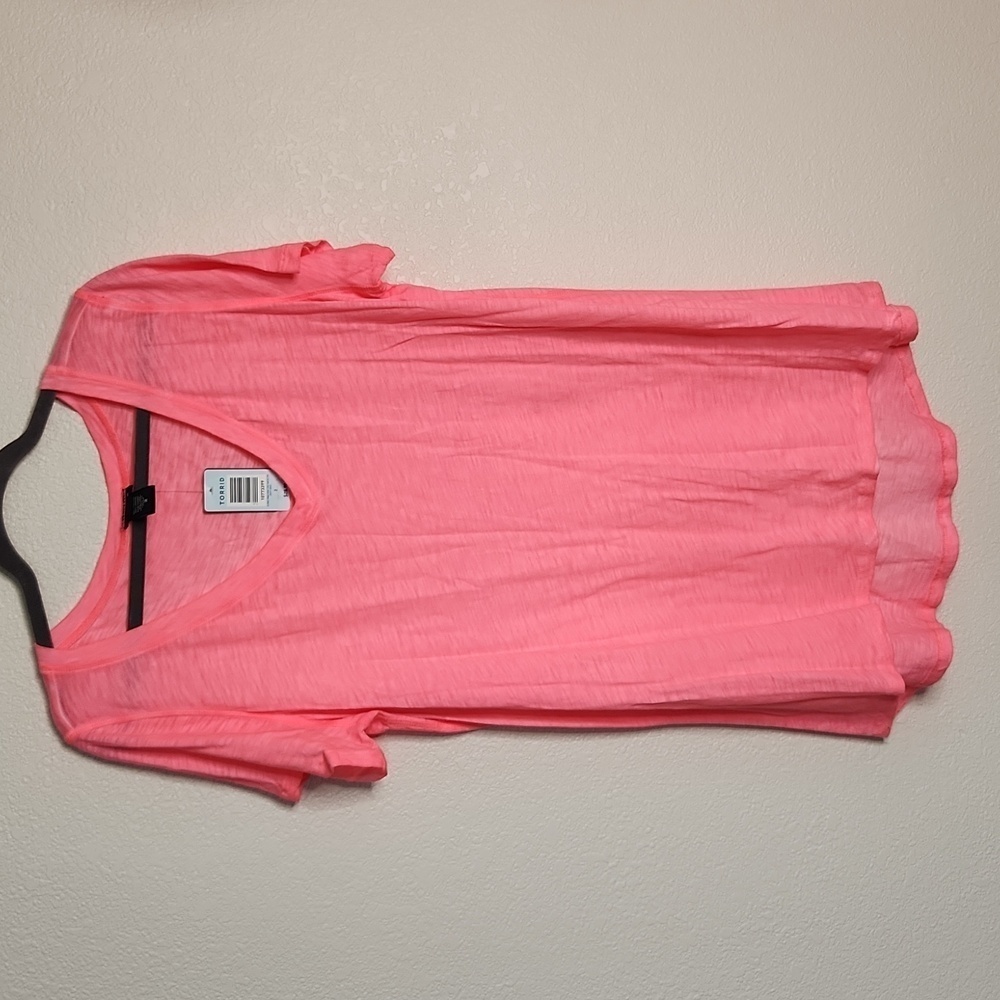 Torrid pink pigment dye vneck tshirt, size 2